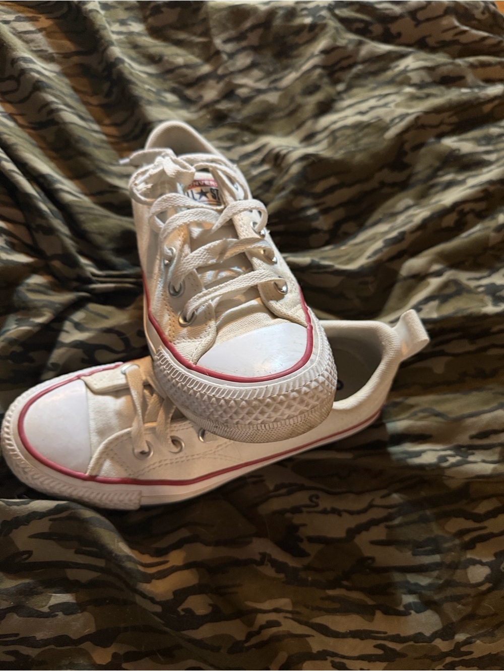 Casual Women's Low-Top Canvas Sneakers - White with Pink Trim